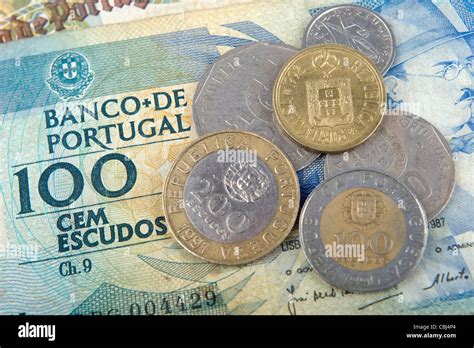 1 portugal currency to aed